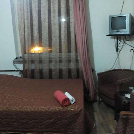 Hotel Vuk Скопье Экстерьер фото